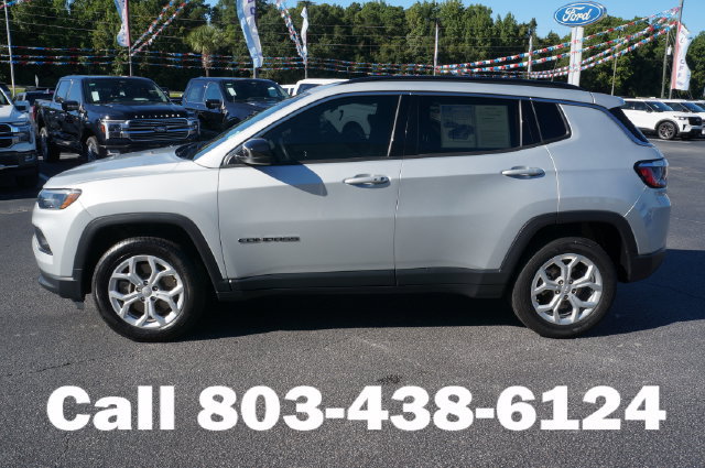 Used 2024 Jeep Compass Latitude AWD/4WD image 23