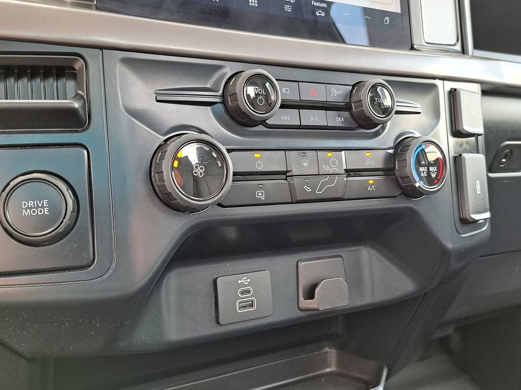 Used 2025 Ford F150 XL RWD image 12