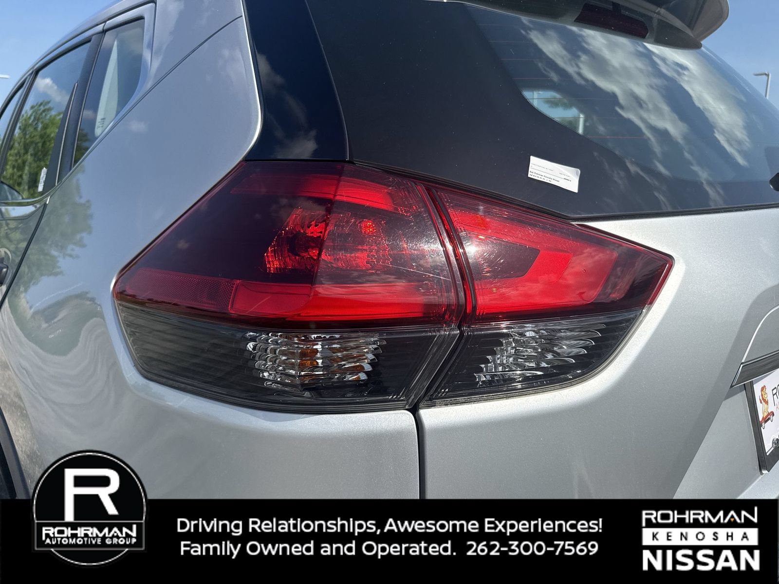 Used 2018 Nissan Rogue S AWD/4WD image 10