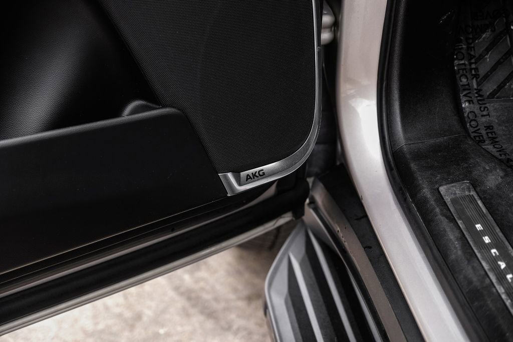 Used 2021 Cadillac Escalade Premium Luxury w/ Driver Assist Tech Package AWD/4WD image 50