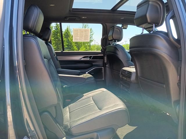 Used 2023 Jeep Wagoneer Series II AWD/4WD image 21