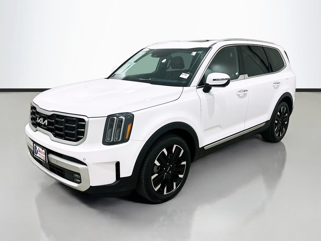 Used 2024 Kia Telluride SX w/ Towing Package FWD image 3