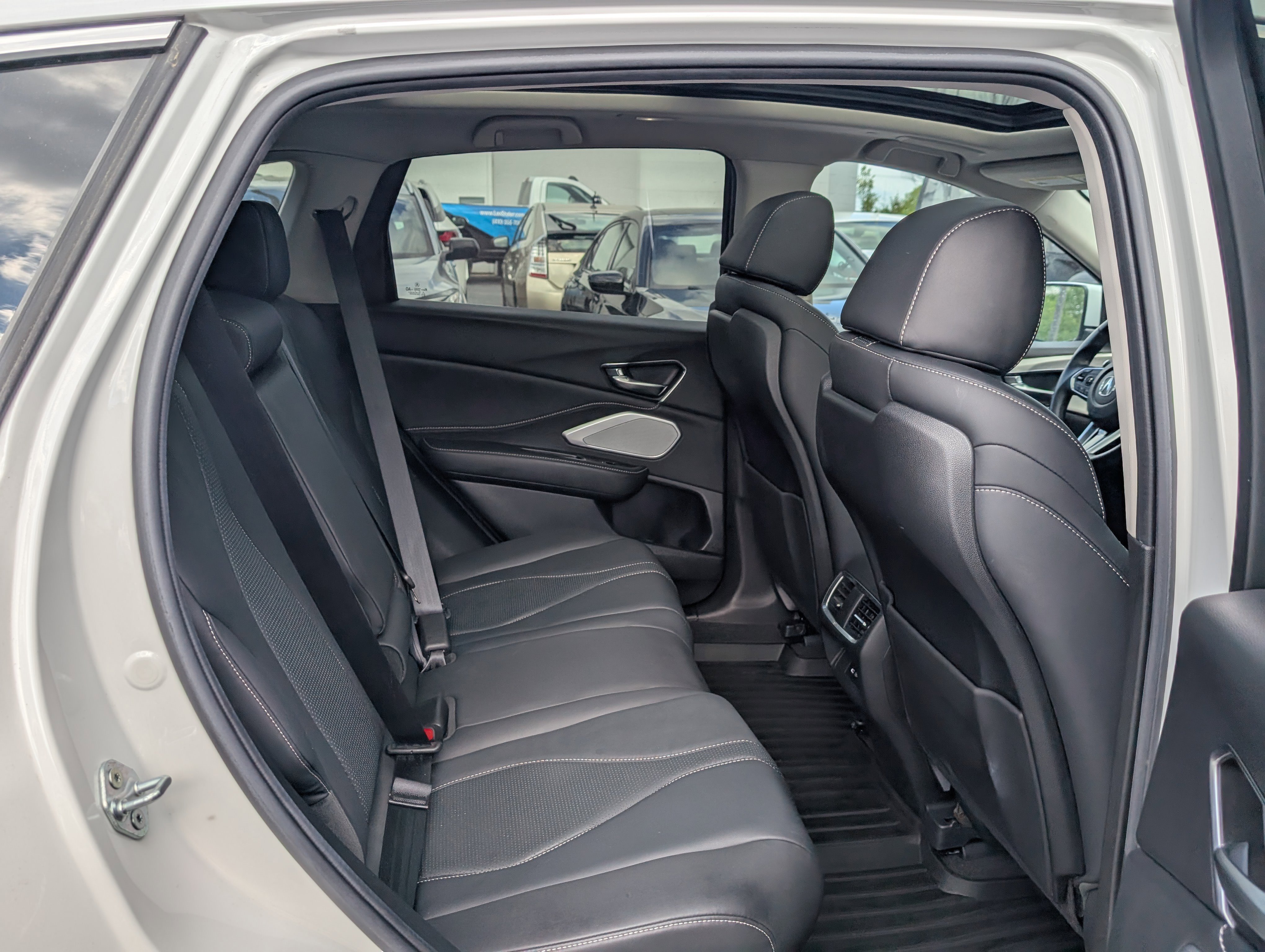 Used 2024 Acura RDX SH-AWD w/ Technology Package image 11