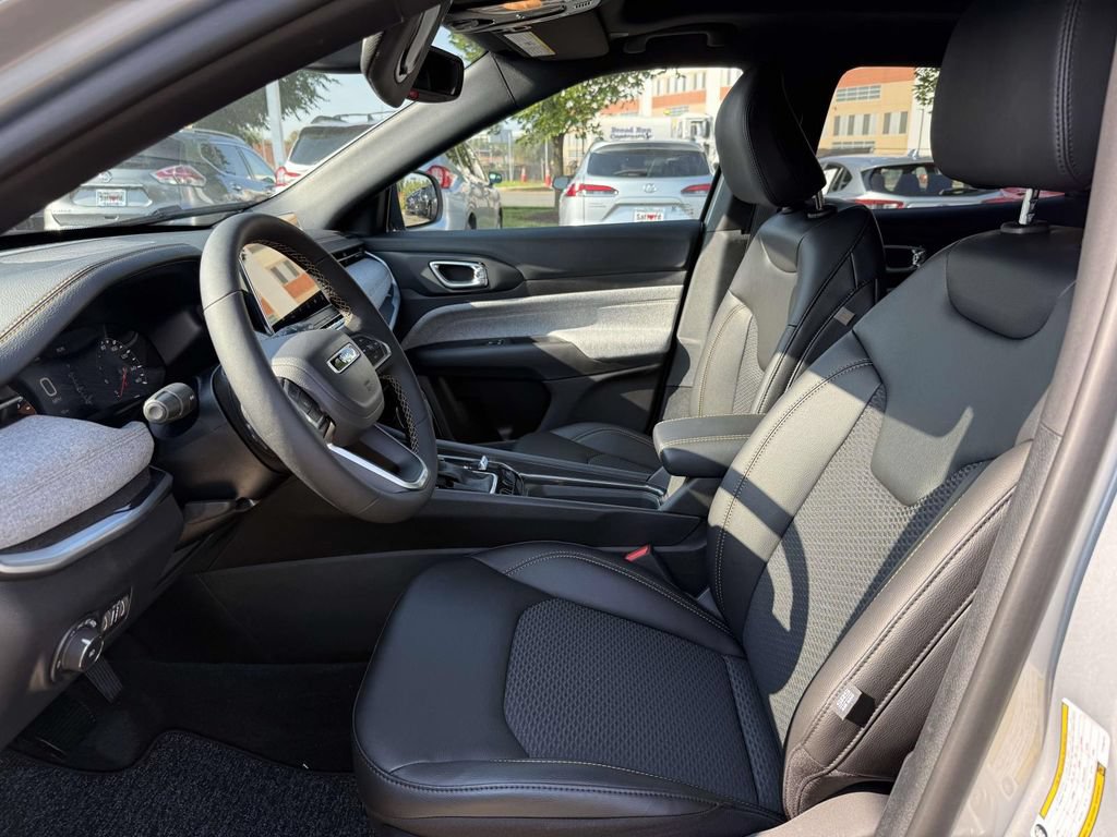 New 2026 Jeep Compass Latitude AWD/4WD image 12