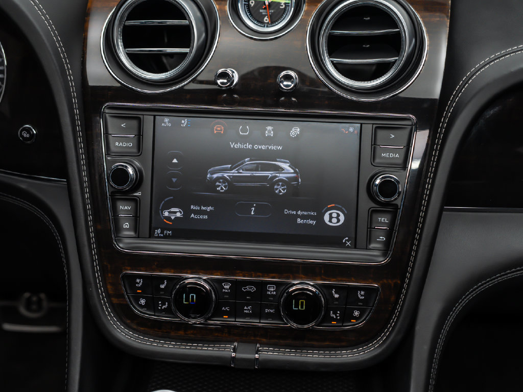 Used 2019 Bentley Bentayga AWD/4WD image 31