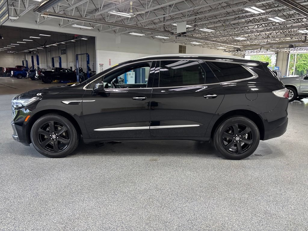 Used 2023 Buick Enclave Essence w/ Experience Buick Package AWD/4WD image 4