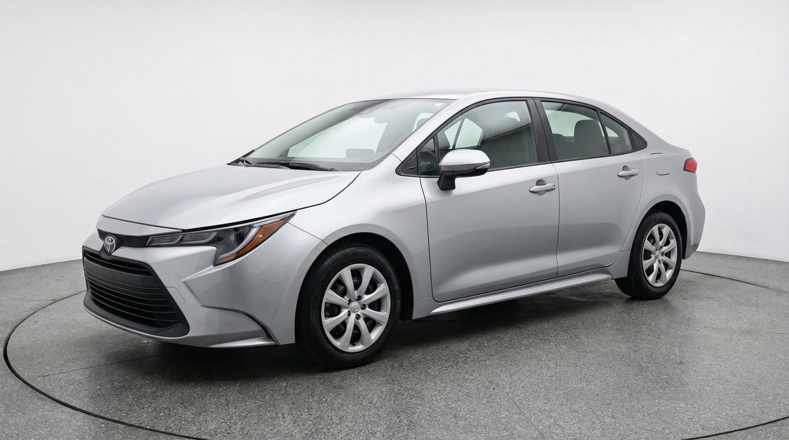 Used 2025 Toyota Corolla LE image 3