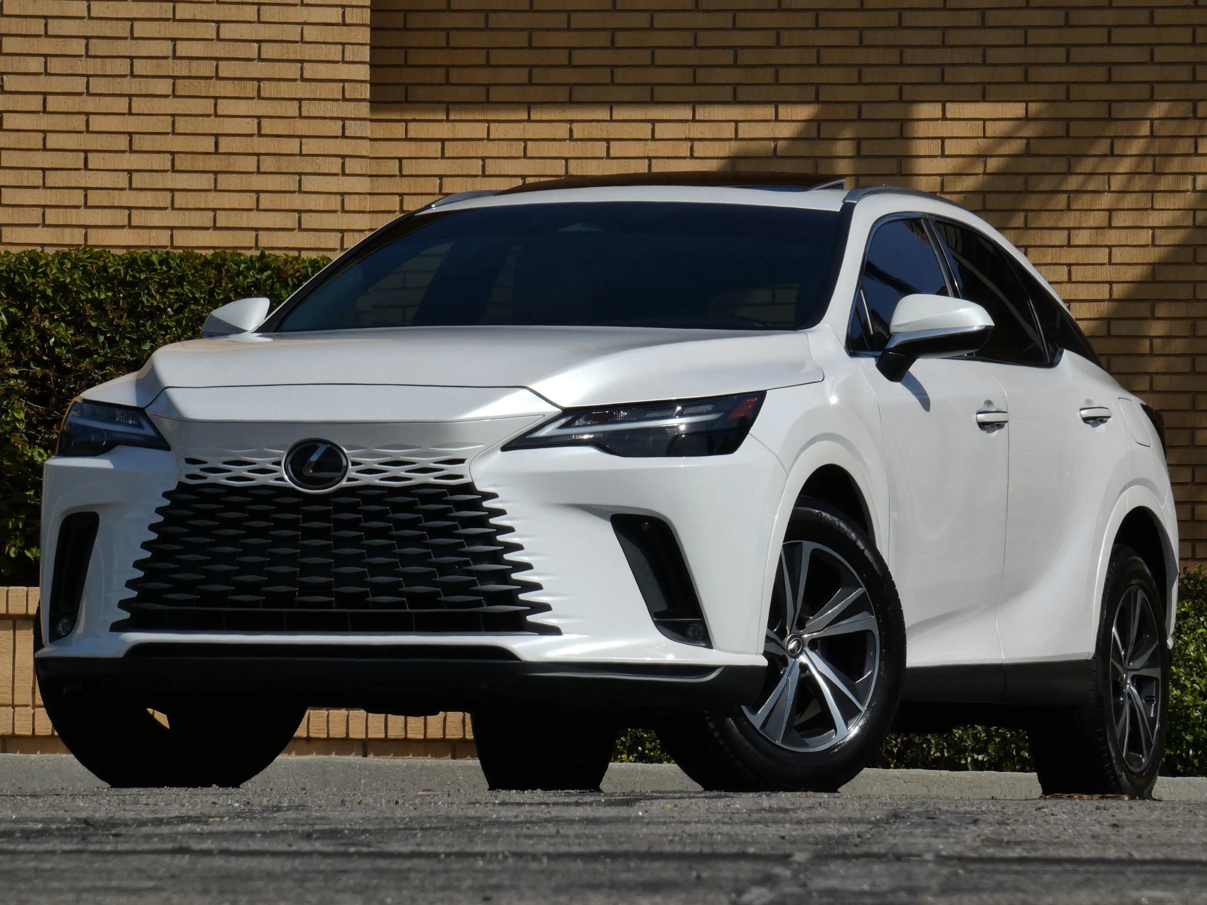 Used 2023 Lexus RX 350 Premium w/ Accessory Package (Z1) image 2