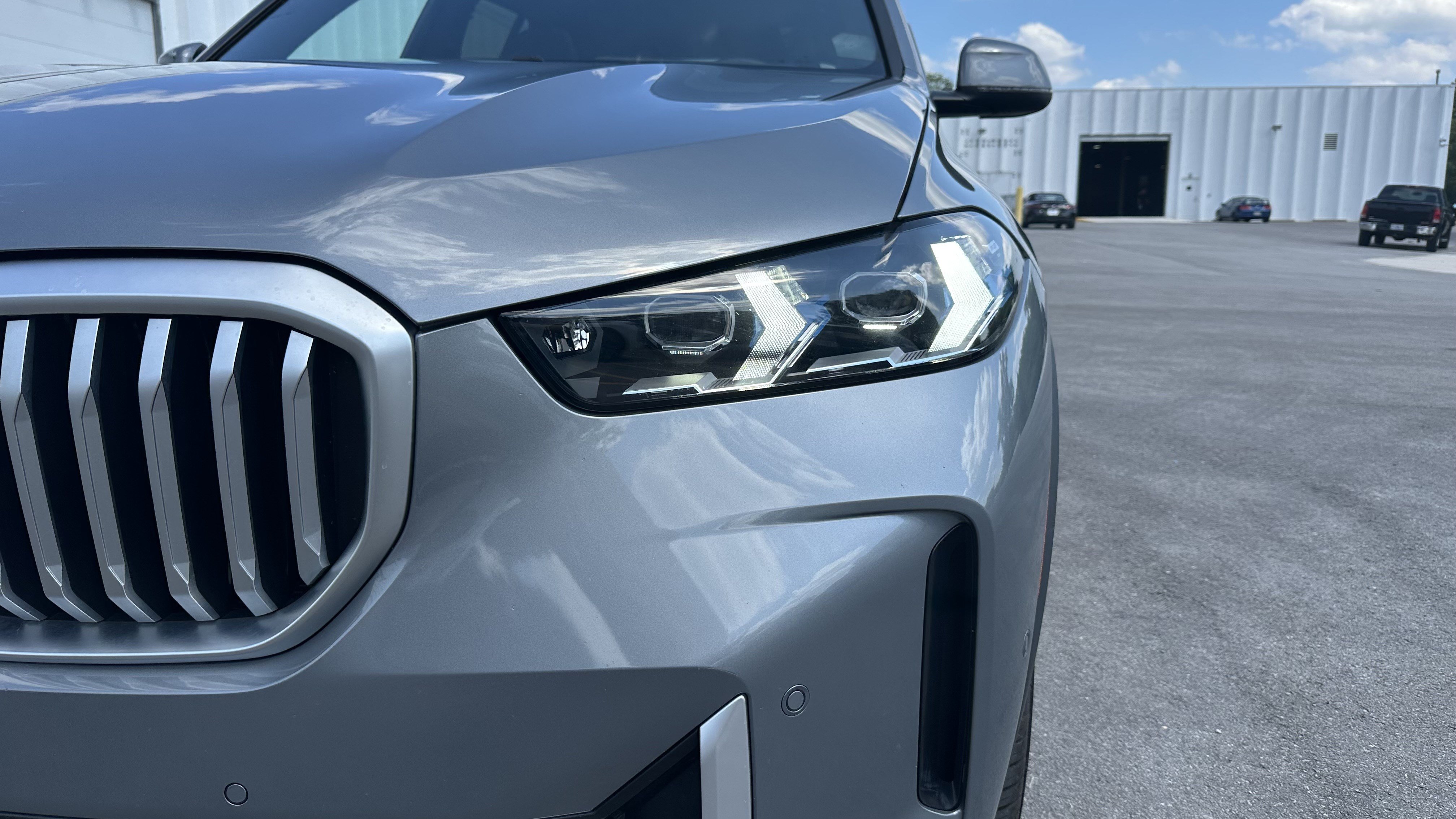 Used 2024 BMW X5 xDrive40i w/ Premium Package AWD/4WD image 6