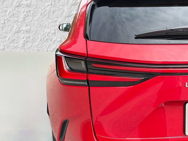 Used 2025 Lexus NX 250 FWD w/ Towing Package (2000 Lbs) image 10