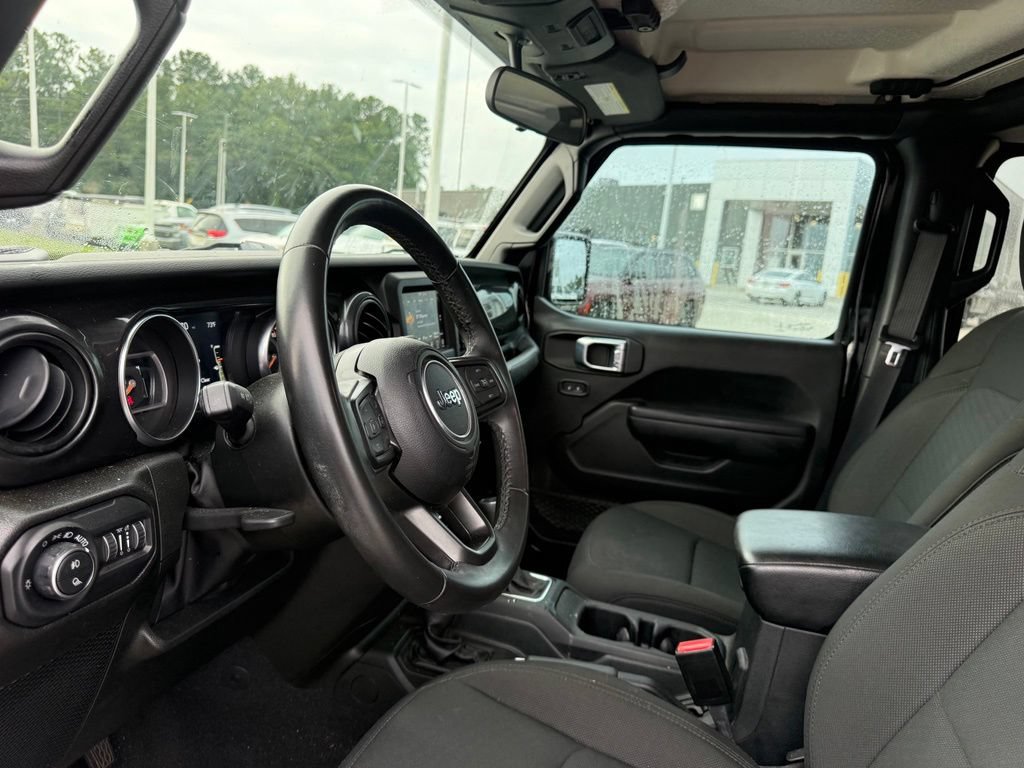 Used 2022 Jeep Gladiator Sport AWD/4WD image 17