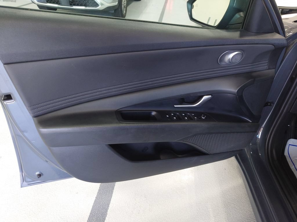 Certified 2023 Hyundai Elantra SEL w/ Convenience Package FWD image 11