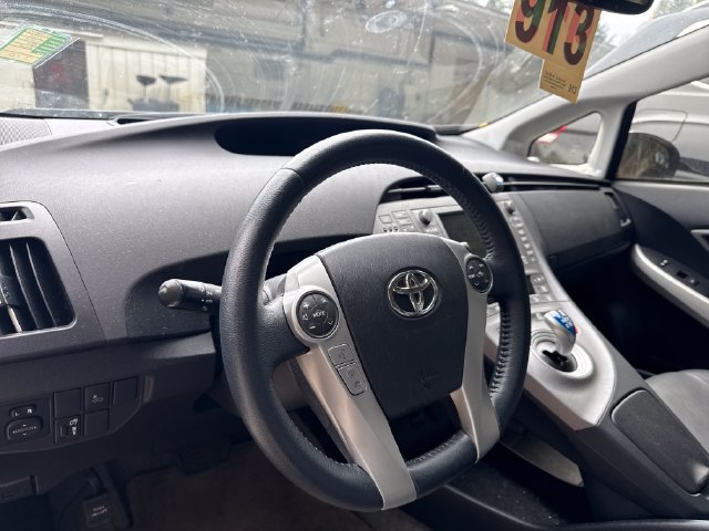 Used 2015 Toyota Prius Four w/ Deluxe Solar Roof Package FWD image 15