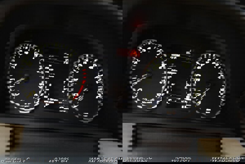 Used 2015 Land Rover LR4 HSE image 30