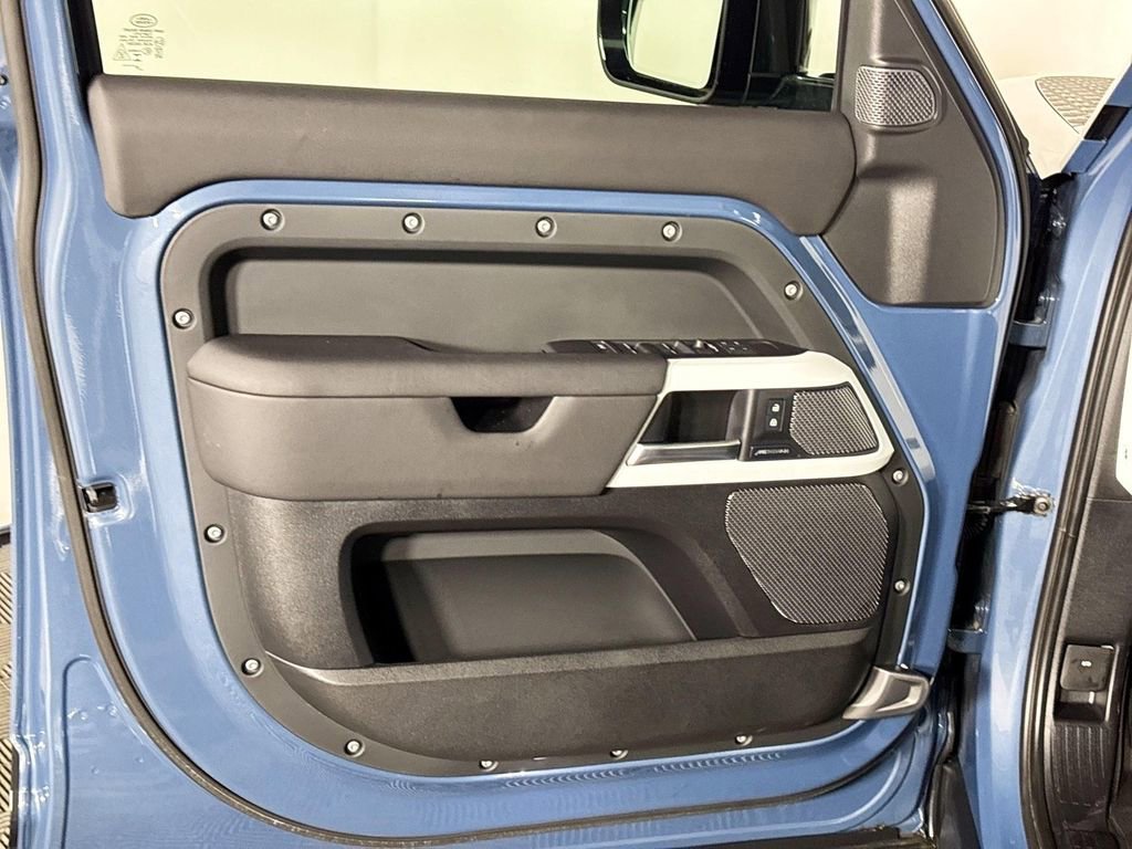 Used 2024 Land Rover Defender 110 S image 10