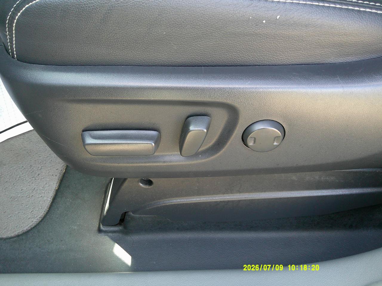Used 2014 Toyota Sienna SE FWD image 9