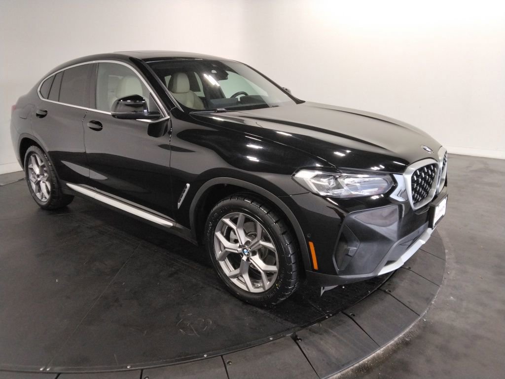Used 2023 BMW X4 xDrive30i w/ Premium Package image 4