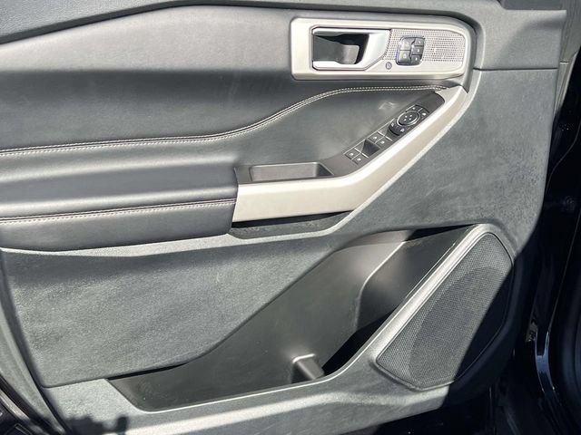 Certified 2023 Ford Explorer Limited w/ Equipment Group 301A AWD/4WD image 16