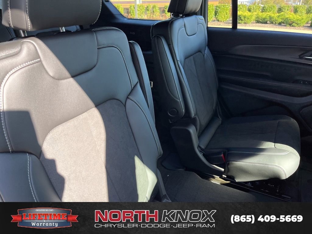New 2025 Jeep Grand Cherokee L Altitude image 24