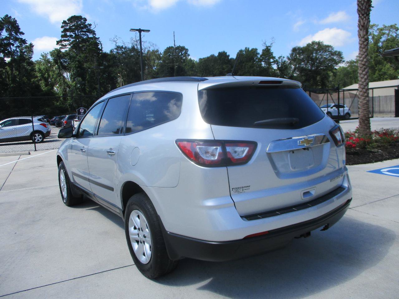 Used 2015 Chevrolet Traverse LS FWD image 22