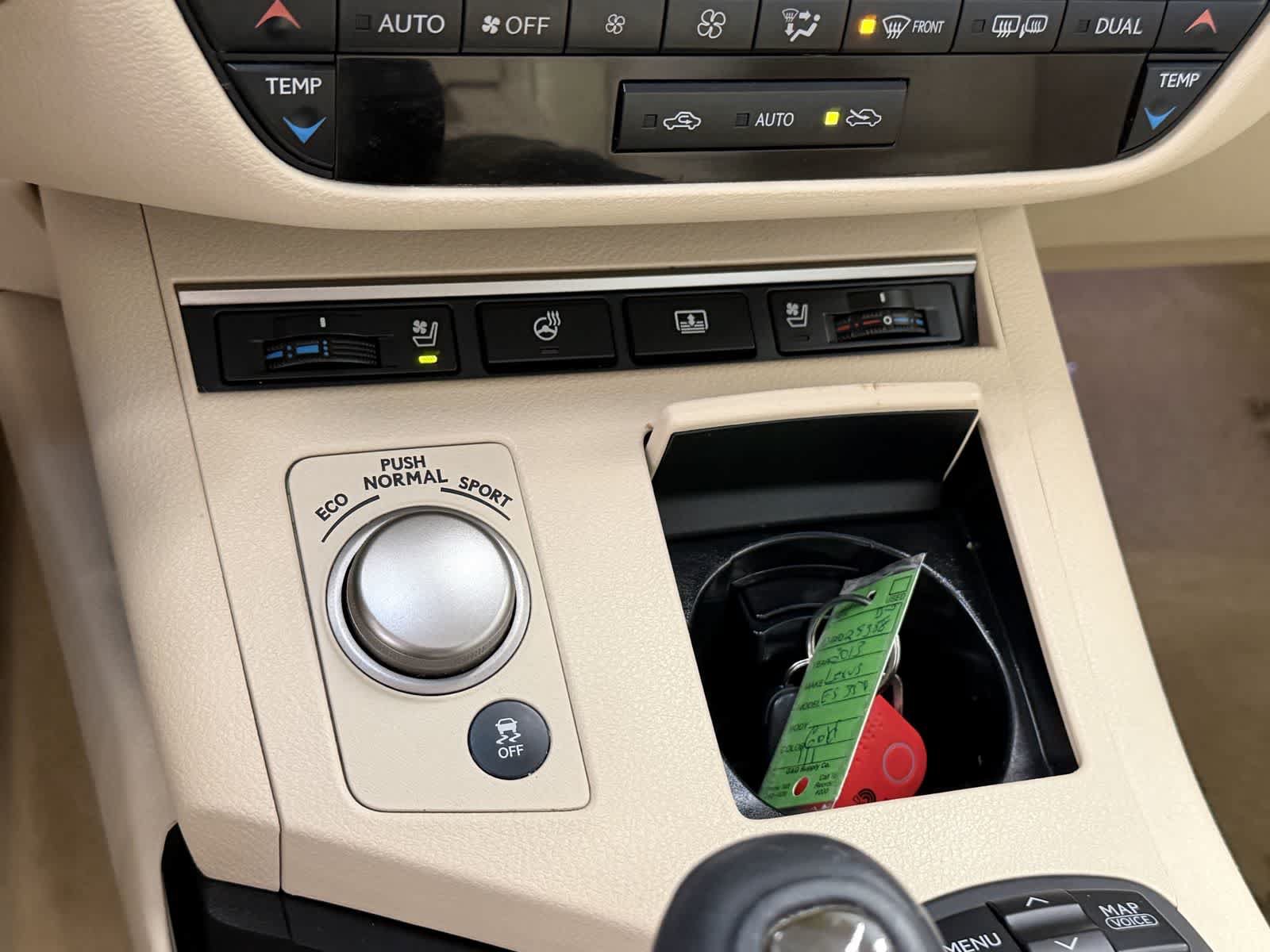 Used 2013 Lexus ES 350 w/ Luxury Pkg FWD image 22