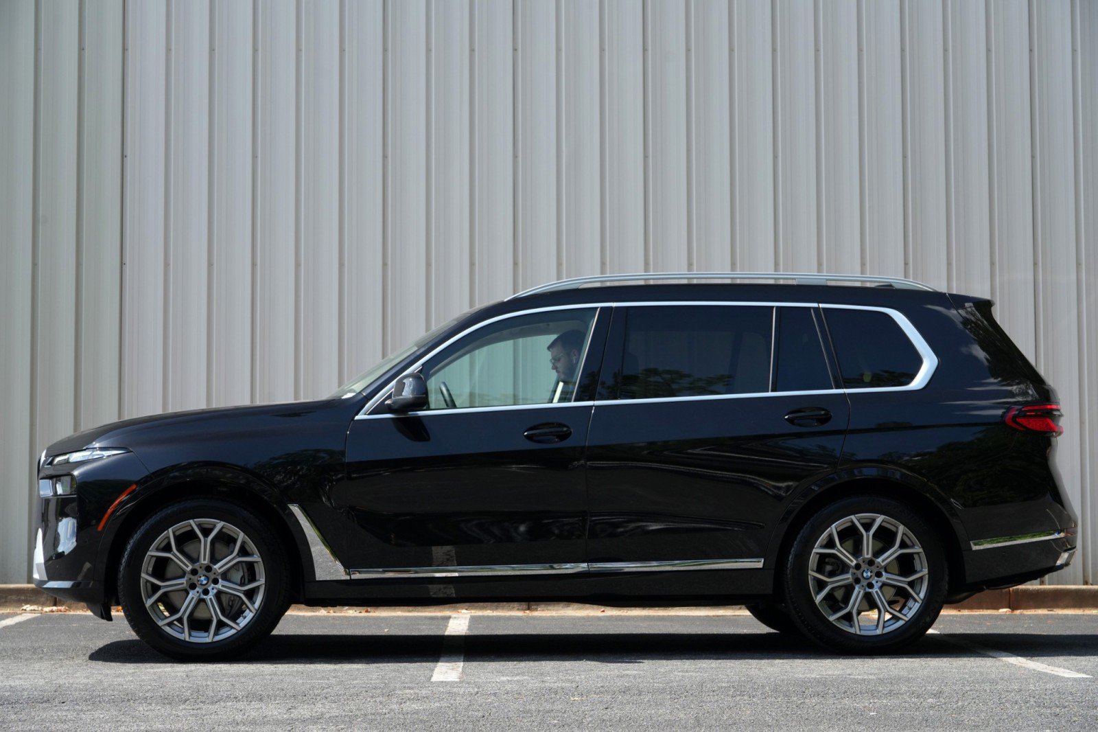 Used 2024 BMW X7 xDrive40i AWD/4WD image 9