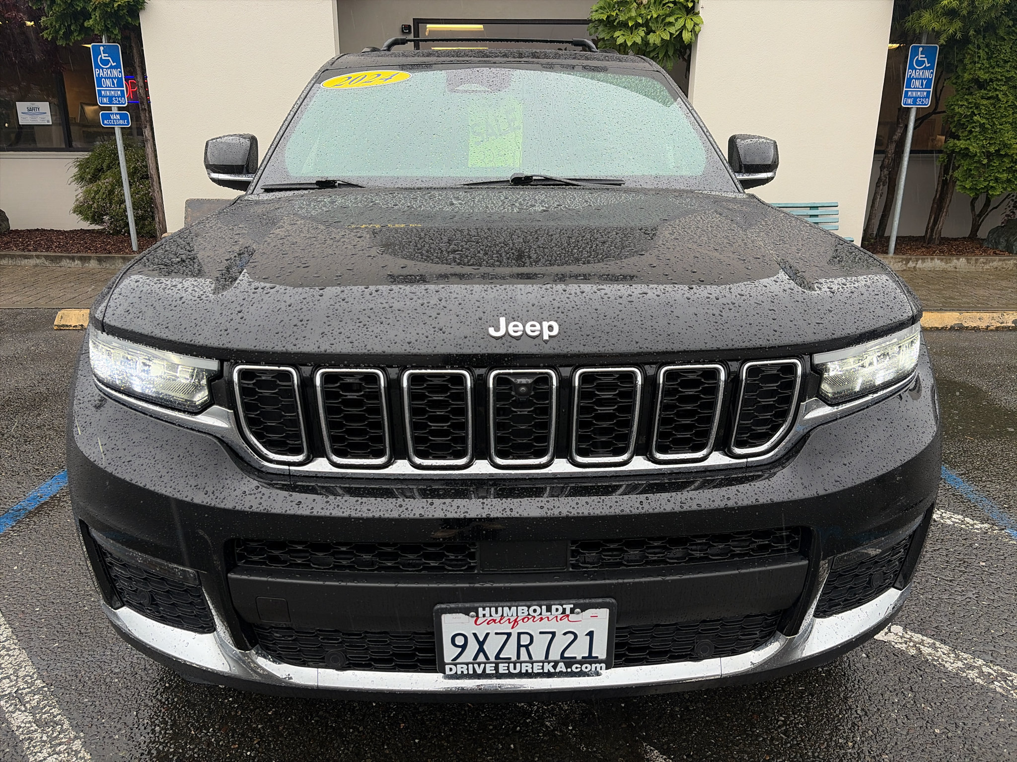 Used 2024 Jeep Grand Cherokee L Limited w/ Luxury Tech Group II AWD/4WD image 2