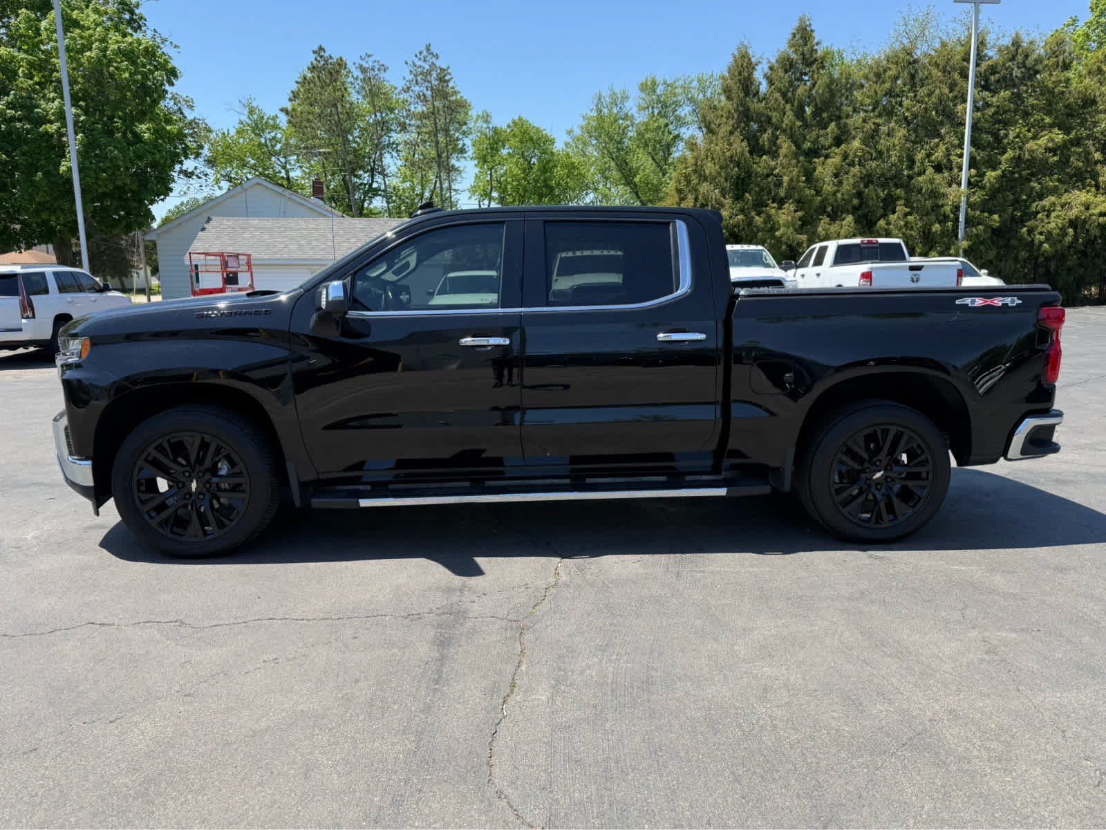 Used 2021 Chevrolet Silverado 1500 LTZ w/ Technology Package AWD/4WD image 6
