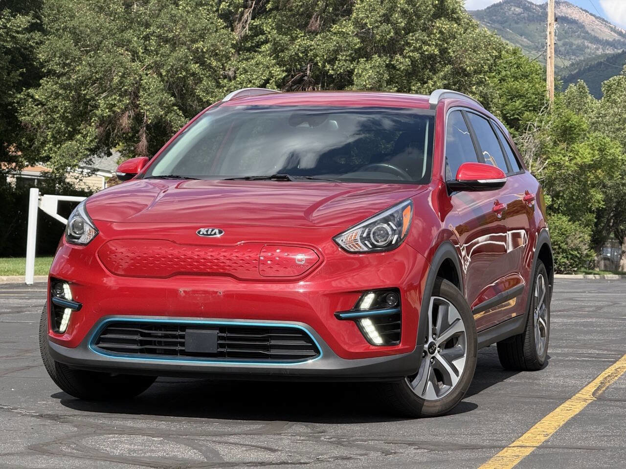Used 2020 Kia Niro EX FWD image 1