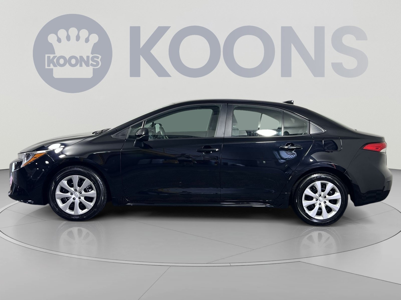 Used 2026 Toyota Corolla LE FWD image 2