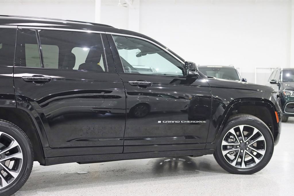 Used 2023 Jeep Grand Cherokee L Overland AWD/4WD image 11