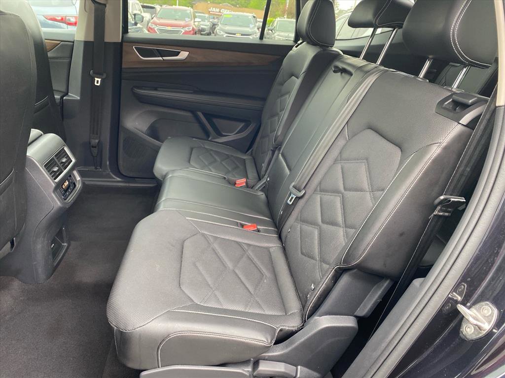Used 2024 Volkswagen Atlas SE AWD/4WD image 19