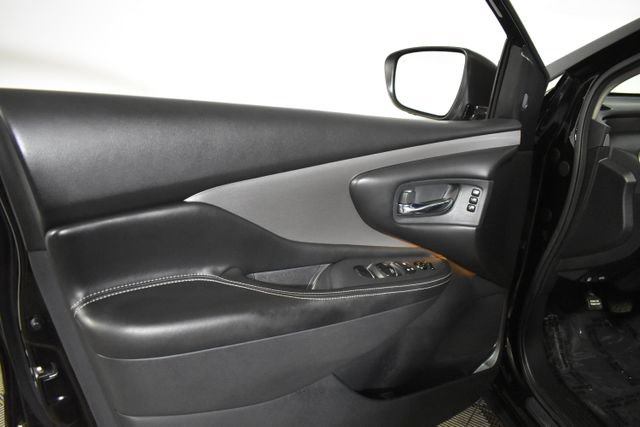 Used 2020 Nissan Murano SL w/ Moonroof Package AWD/4WD image 7