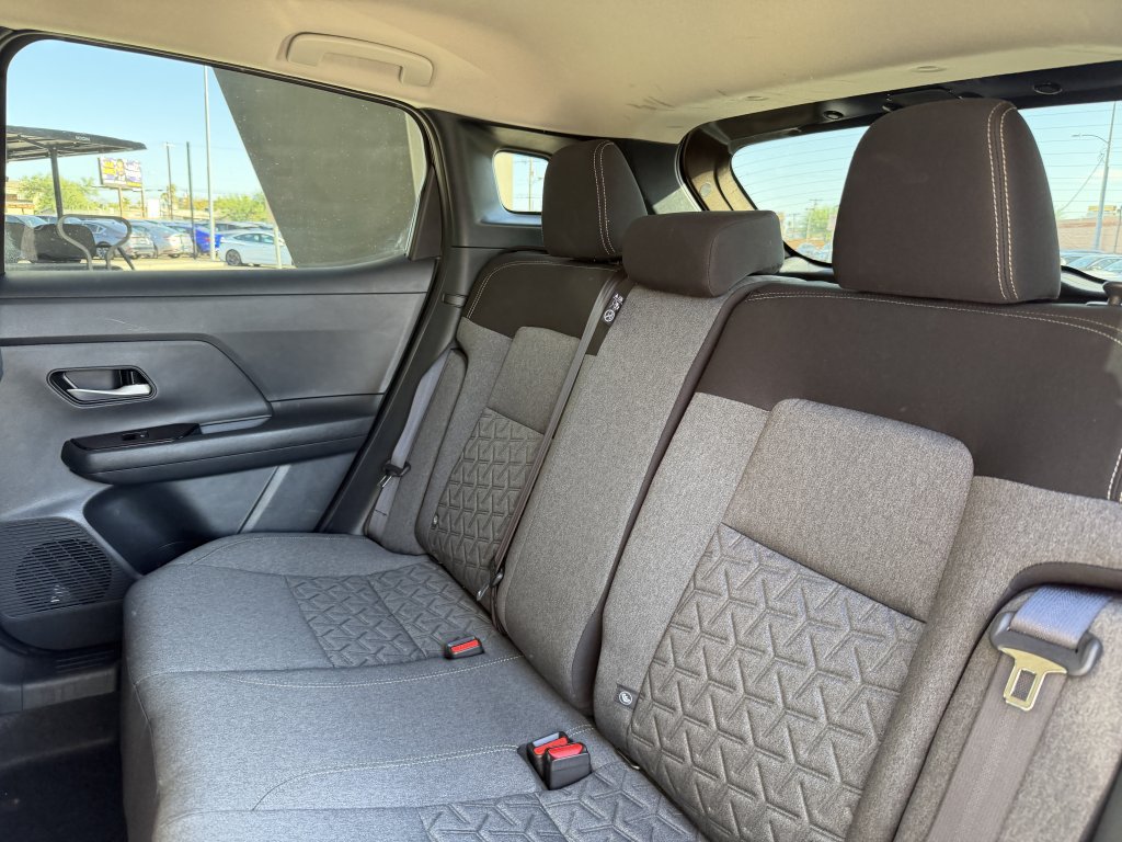 Used 2025 Nissan Kicks SV AWD/4WD image 31