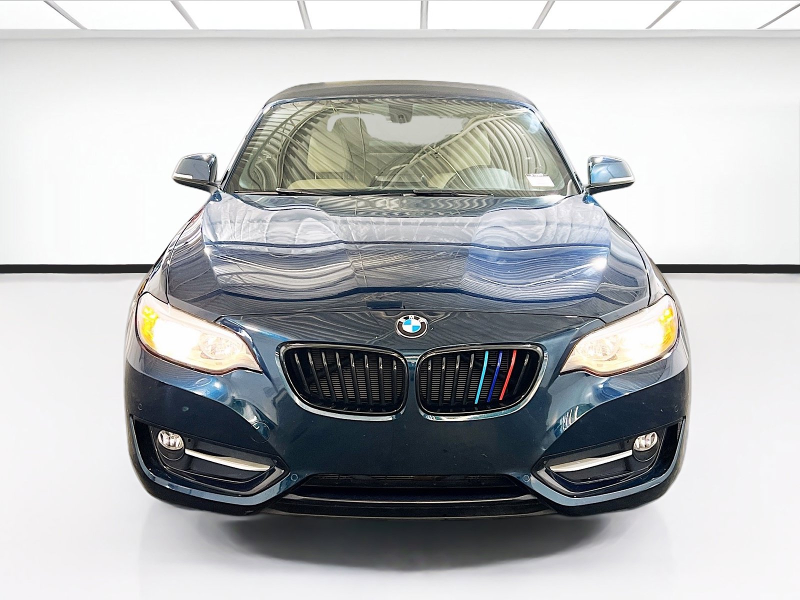 Used 2017 BMW 230i Convertible RWD image 2