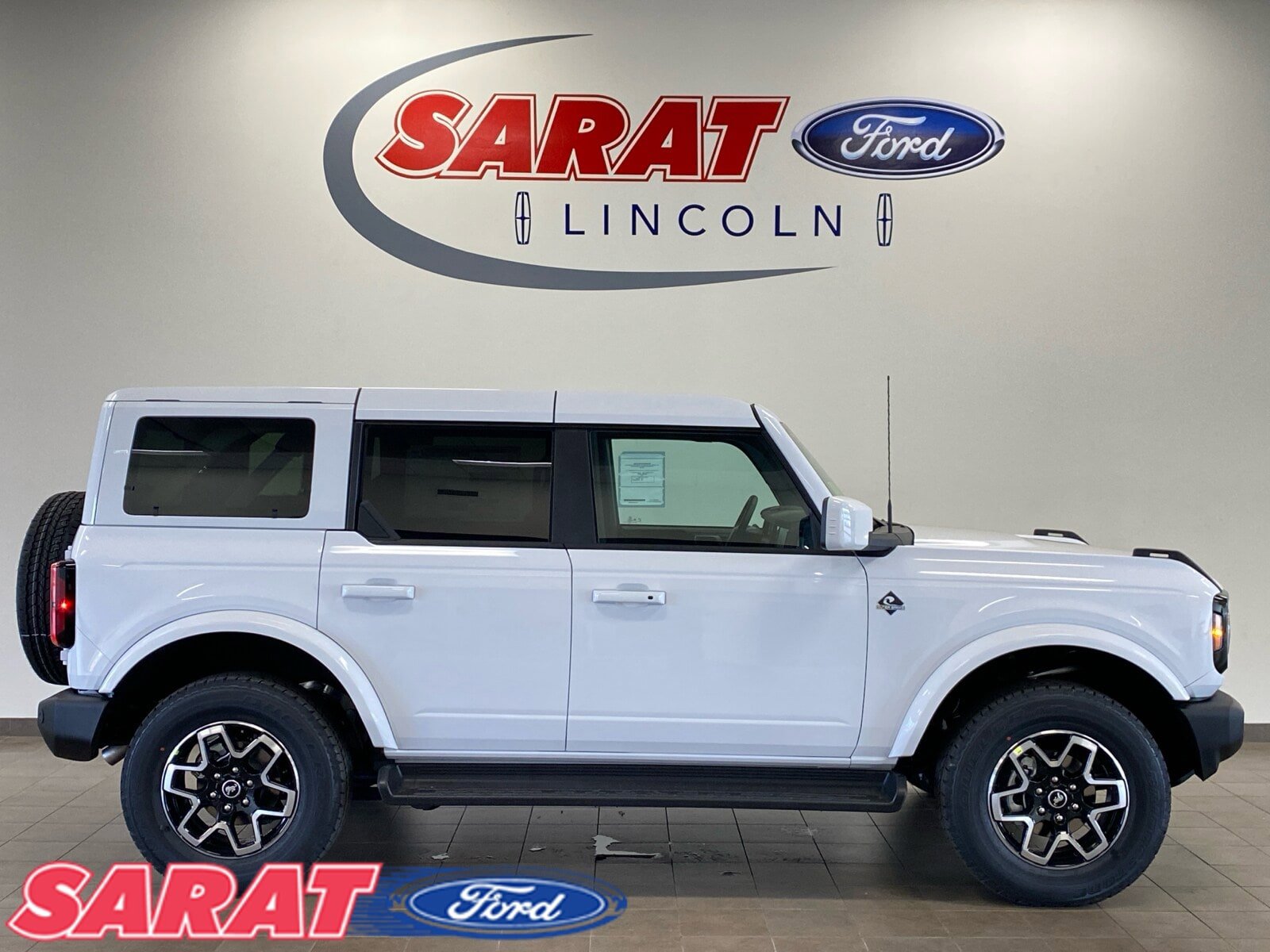 New 2025 Ford Bronco Outer Banks image 8