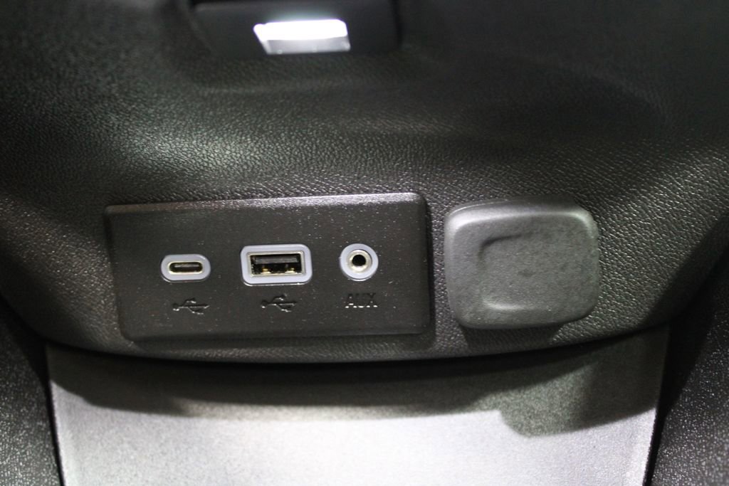 Used 2023 Chevrolet Malibu LT image 40