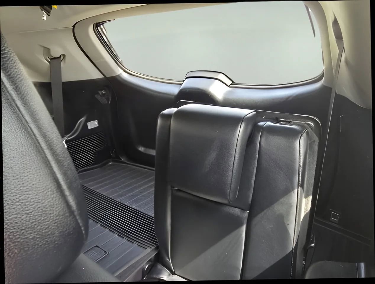 Used 2019 Toyota Highlander XLE AWD/4WD image 14