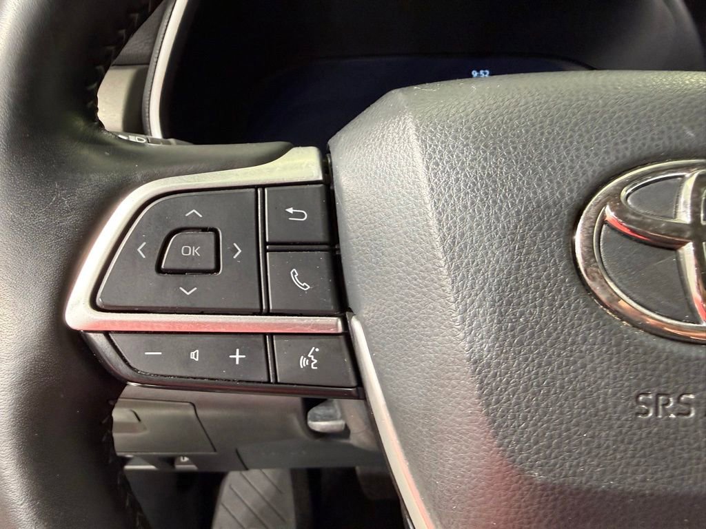 Used 2023 Toyota Highlander Limited AWD/4WD image 27