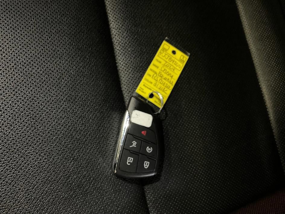 Used 2024 Chevrolet Equinox EV RS FWD image 32