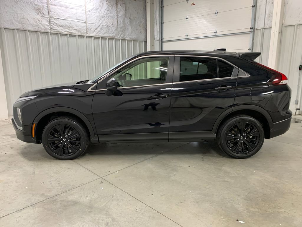 Used 2022 Mitsubishi Eclipse Cross LE image 18