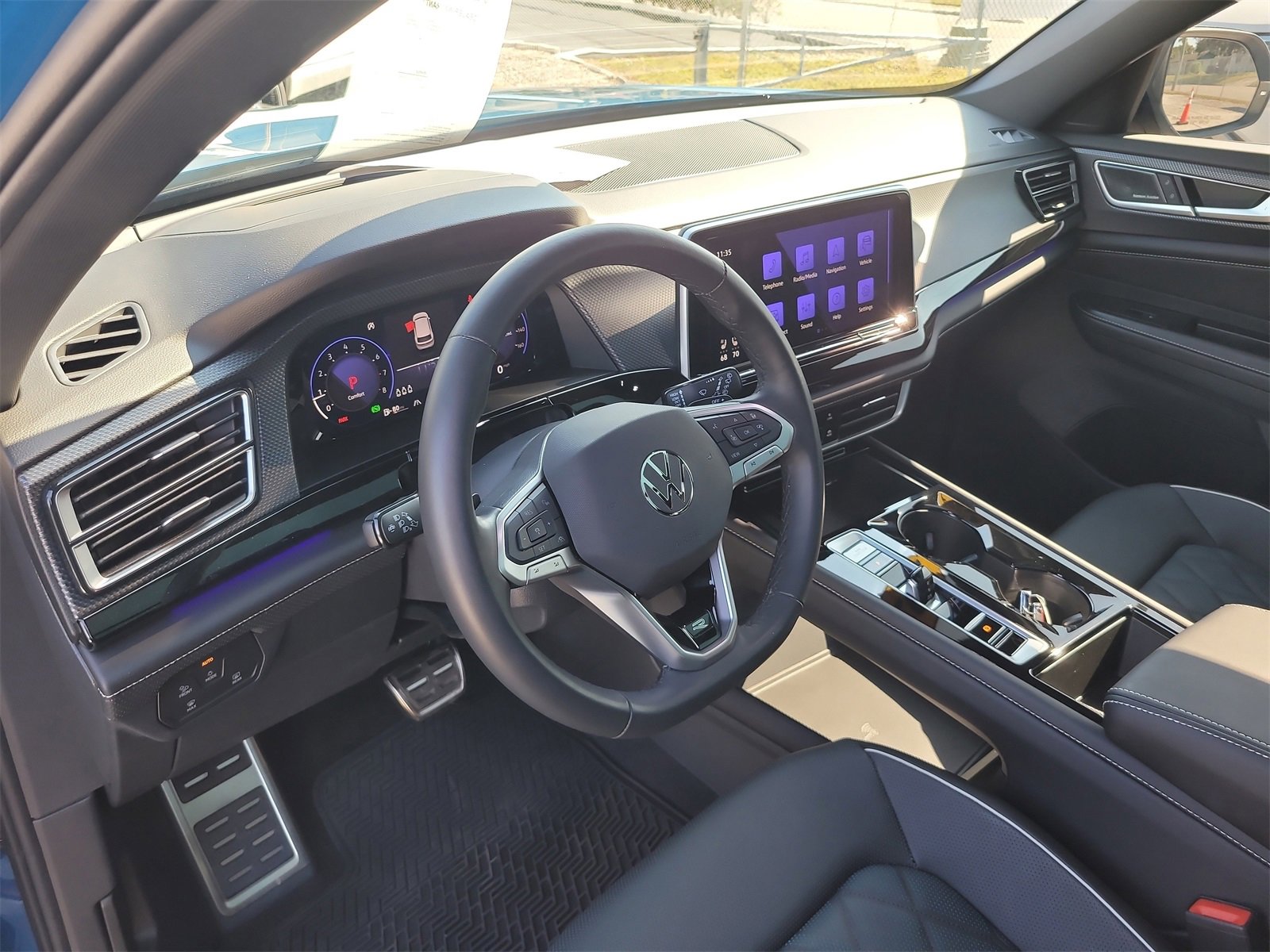 Used 2025 Volkswagen Atlas Cross Sport SEL Premium R-Line image 21