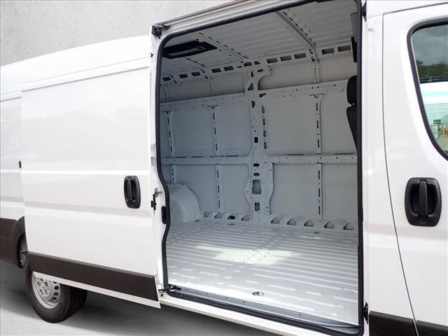 New 2026 RAM ProMaster 2500 w/ Convenience Group FWD image 7