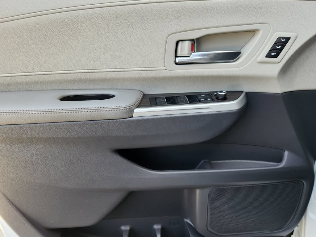 Used 2022 Toyota Sienna Limited AWD/4WD image 21