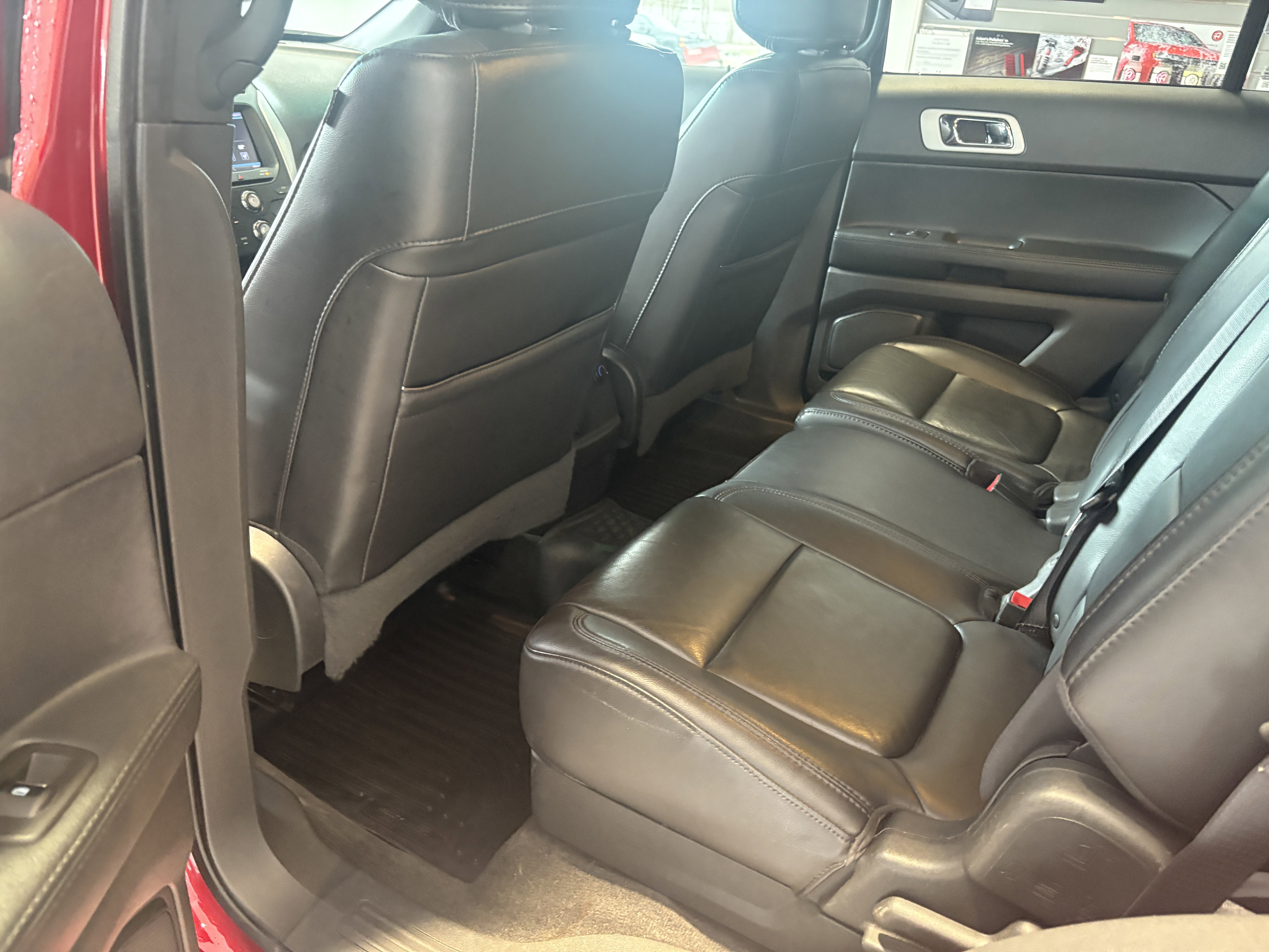 Used 2013 Ford Explorer XLT image 16