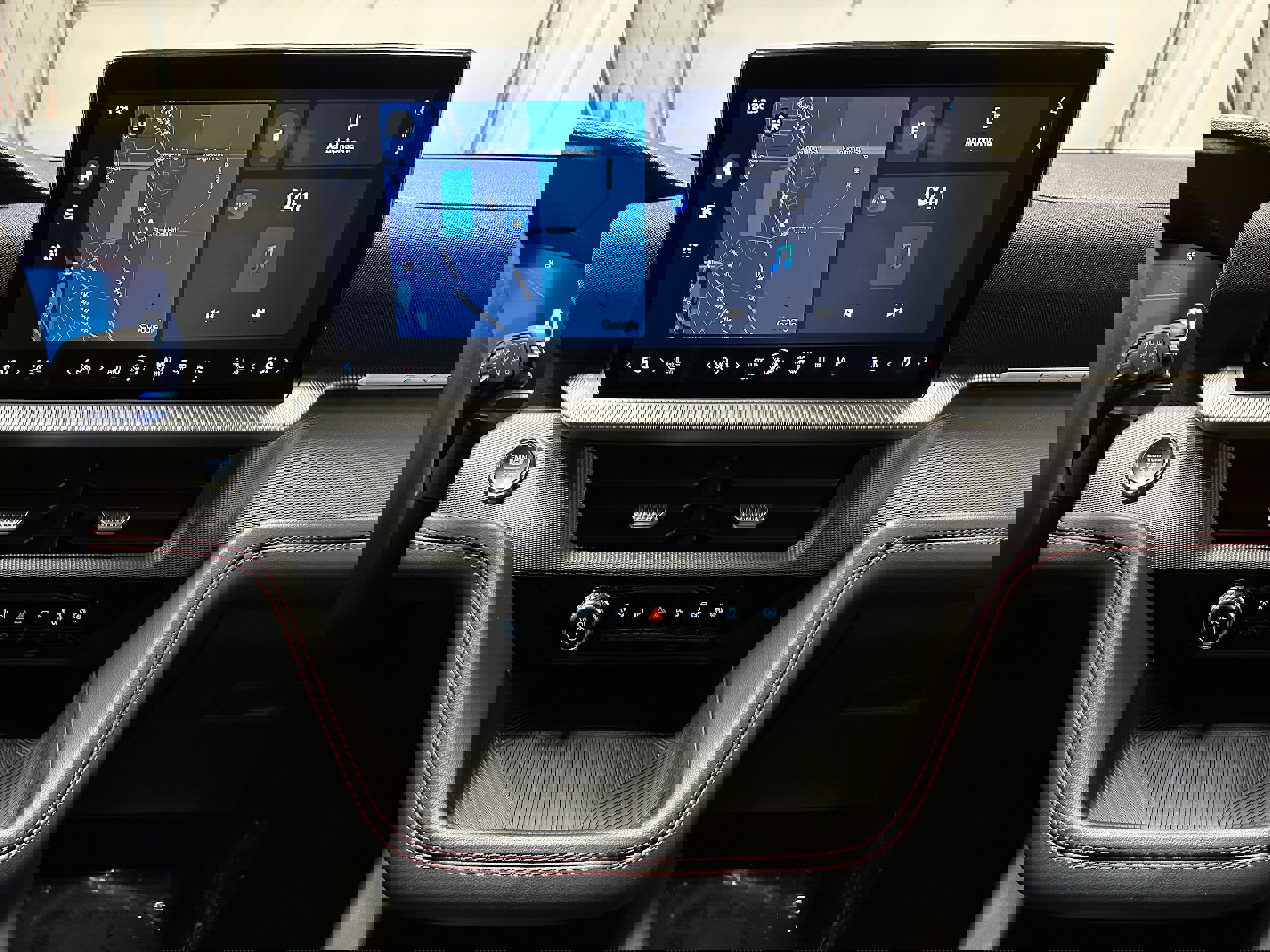 Certified 2025 Ford Explorer ST-Line image 19