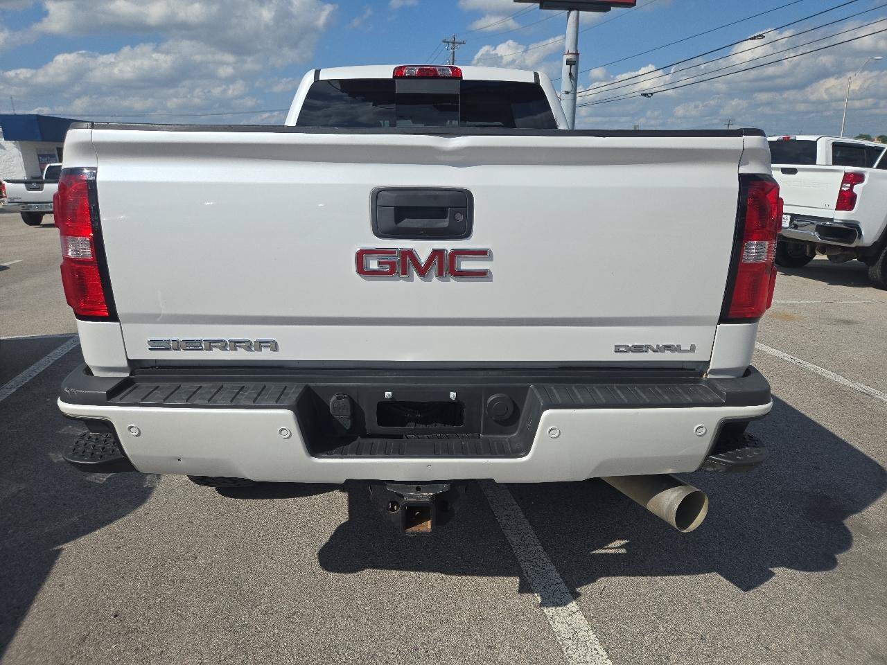 Used 2018 GMC Sierra 2500 Denali w/ Duramax Plus Package AWD/4WD image 5