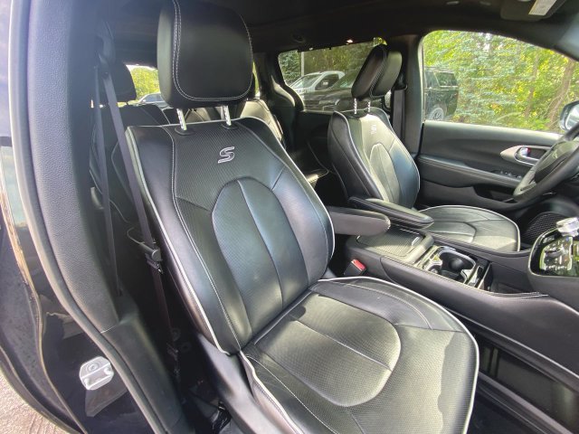 Used 2025 Chrysler Pacifica Limited FWD image 27