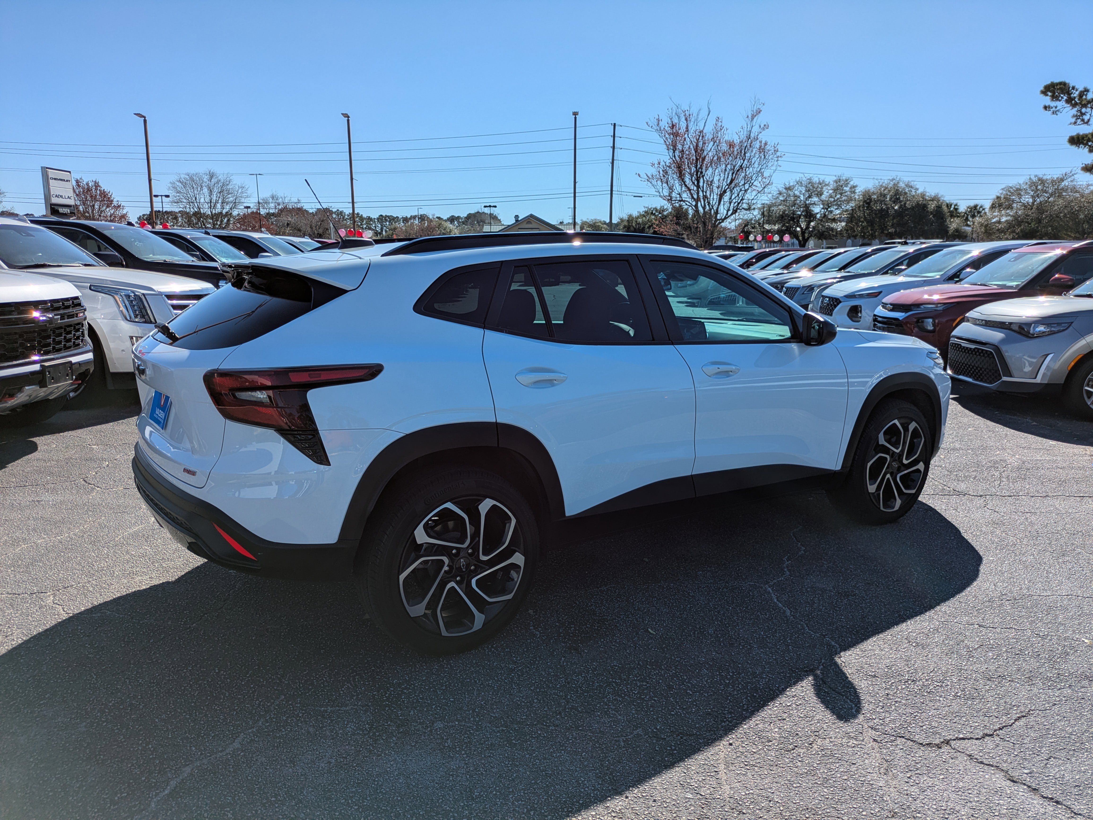 Used 2025 Chevrolet Trax RS w/ Sunroof Package image 26