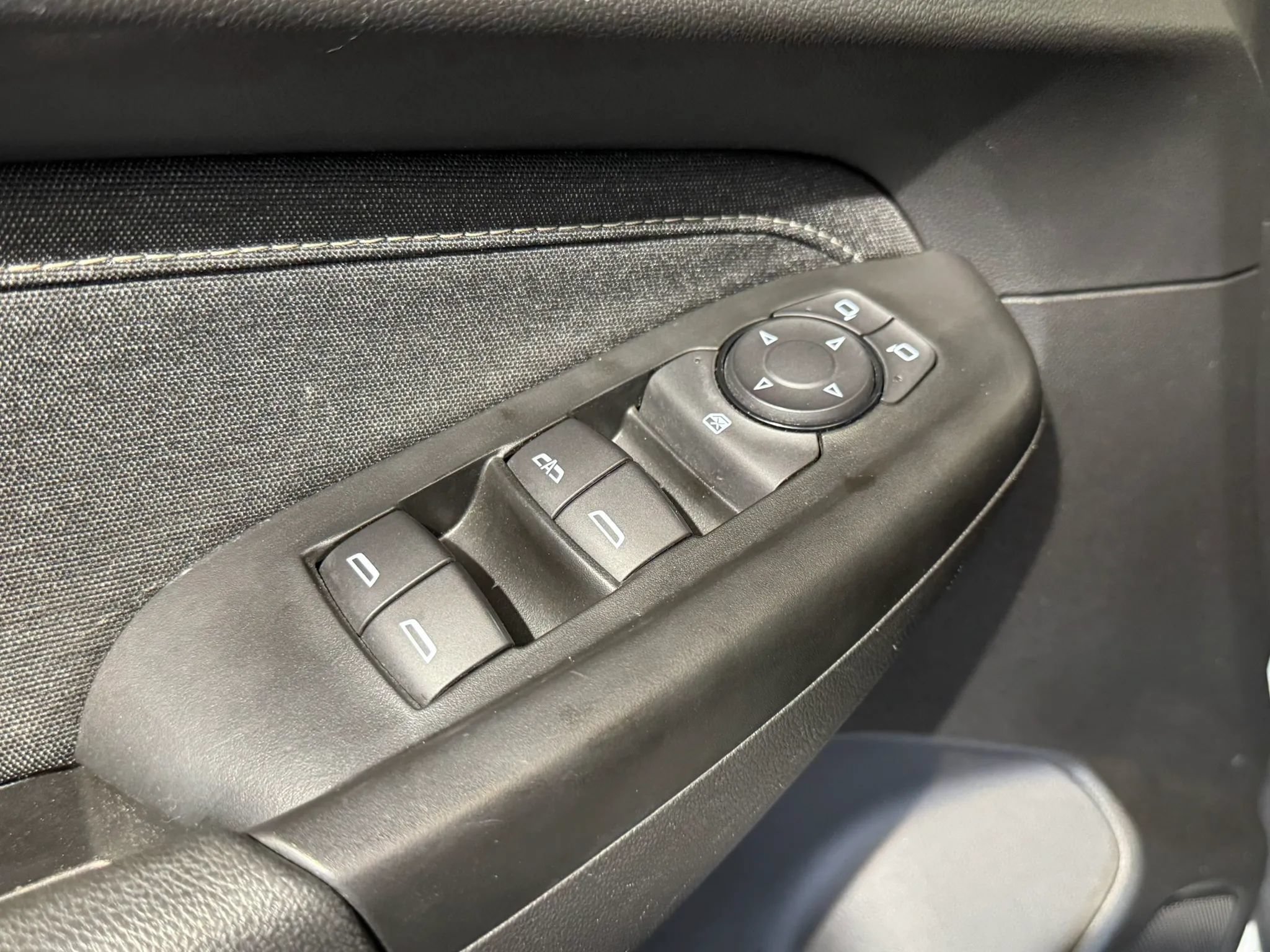 Used 2021 Chevrolet TrailBlazer ACTIV w/ Technology Package FWD image 8